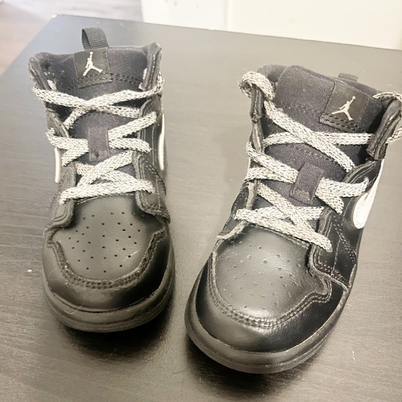 Nike Other - Nike Air Jordan Retro 1 Mid Black White Fashion Sneakers